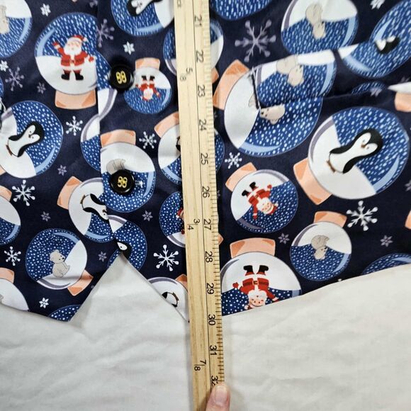 Whatlee’s Men’s XXL Ugly Christmas Vest Snowglobes Santa Penguins Bears NWT - Picture 4 of 6